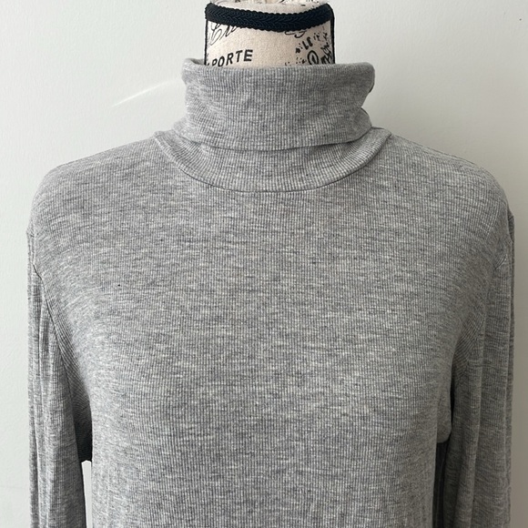 White + Warren Long Sleeve Turtle Neck Sweater - size L - Picture 2 of 11